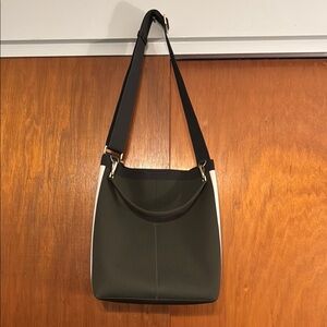 Rothy’s The Bucket Bag in Deep Forest